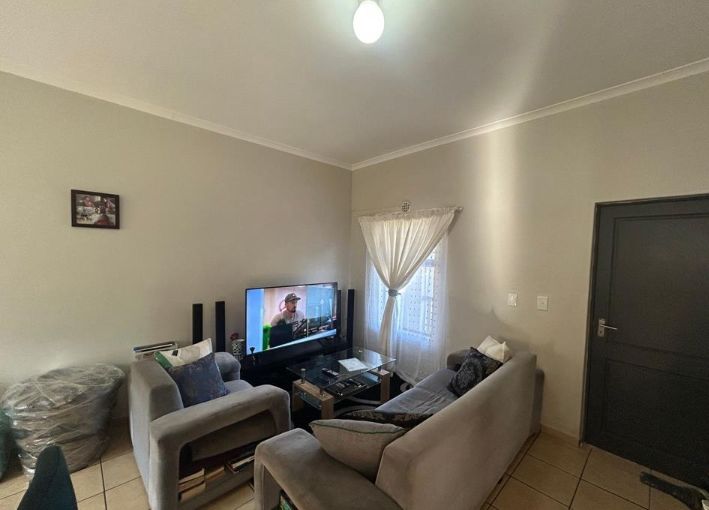 Flat To Rent In Parklands East