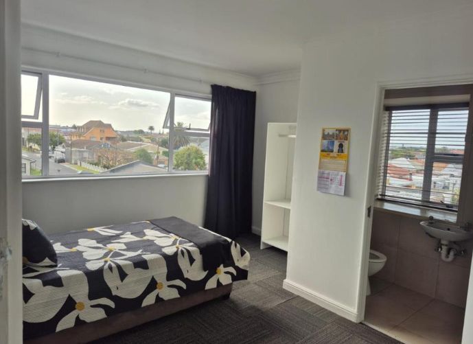 Flat To Rent In Lansdowne