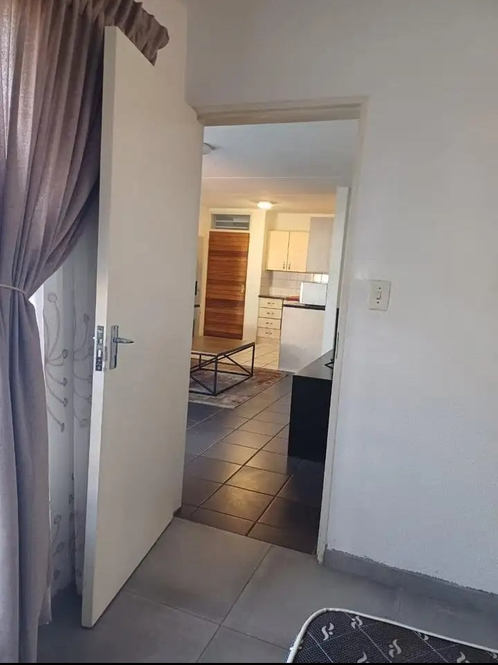 Flat to rent in Westdene