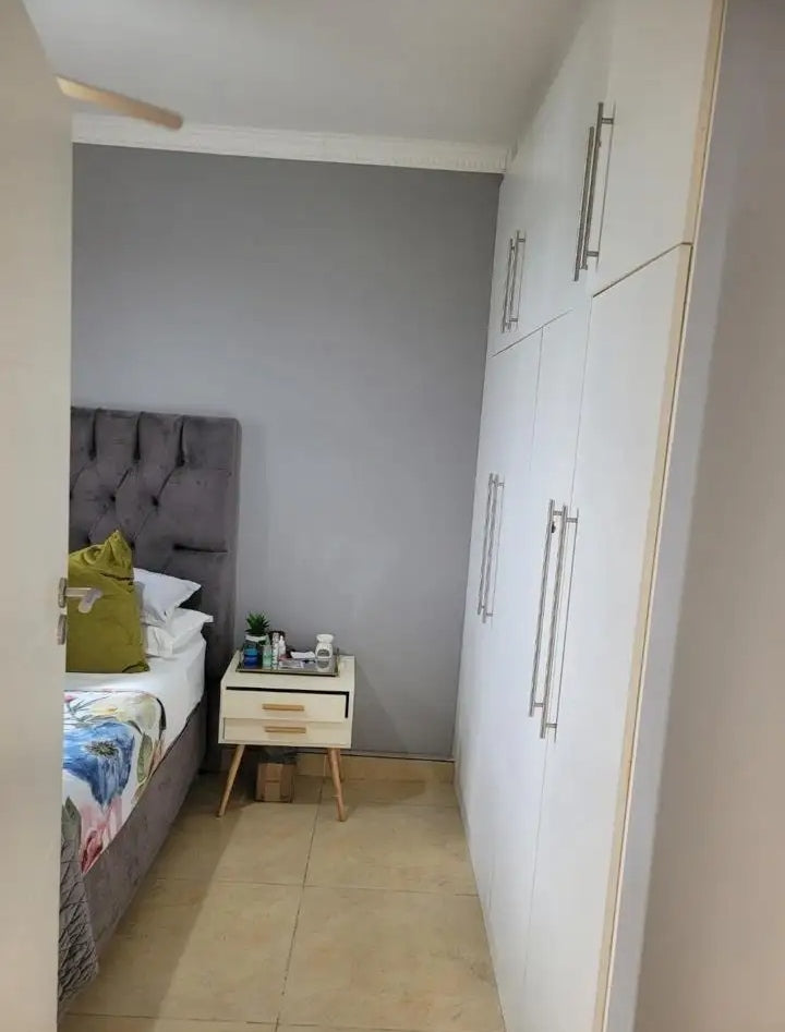 Flat to rent in Montclair