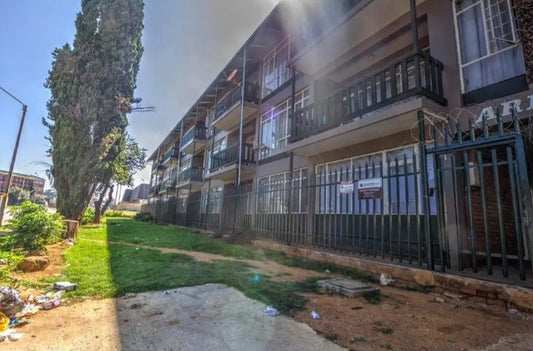 Flat to rent in Kempton Park Central