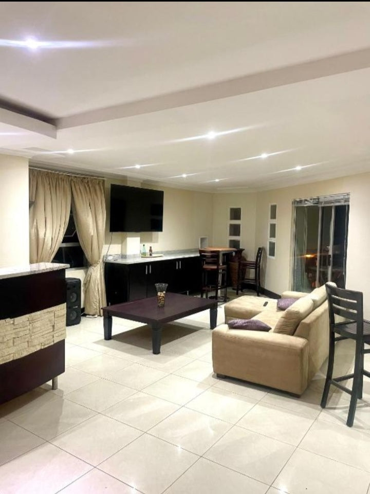 Flat to rent in Rondebosch
