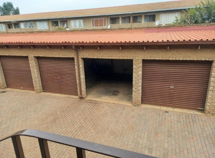 Flat to rent in Randfontein South