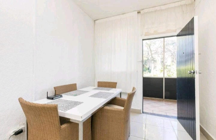 Per Night Inn & Out Sand ton Park