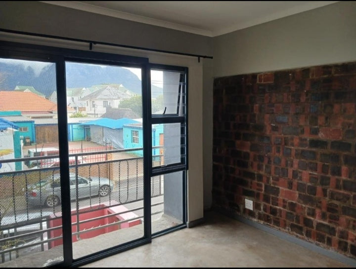 Flat To Rent In Claremont