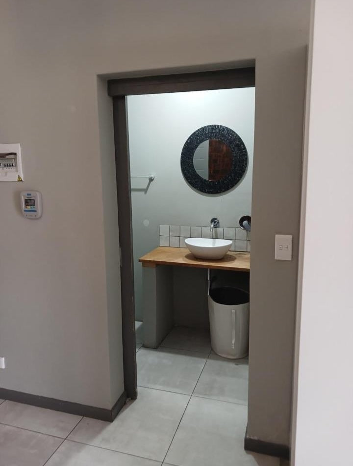 Flat To Rent In Claremont