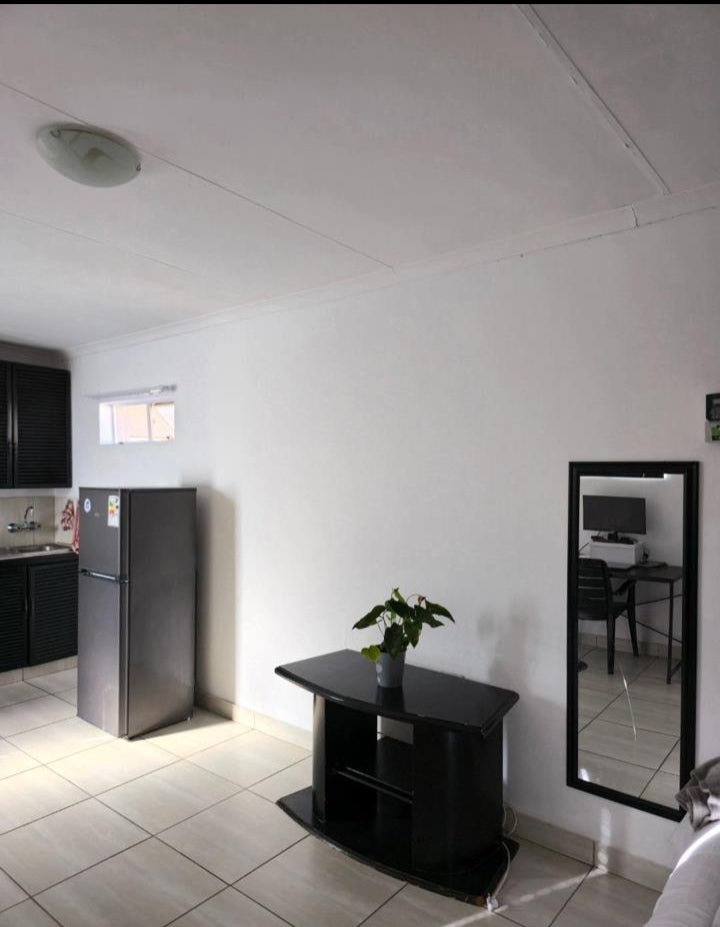 Flat To Rent In Orange Grove