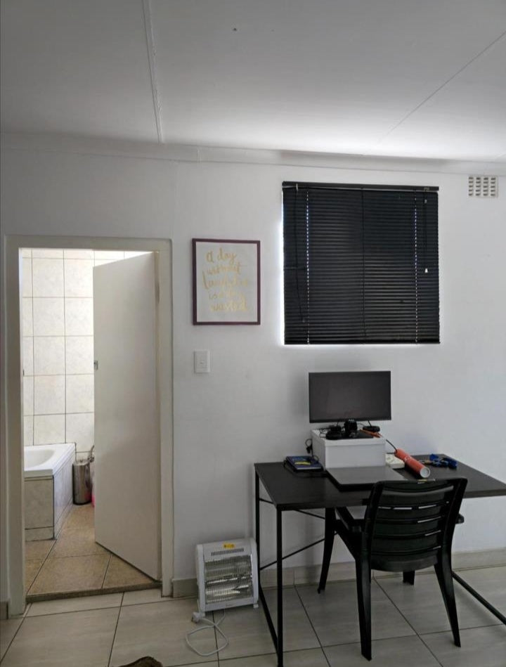 Flat To Rent In Orange Grove