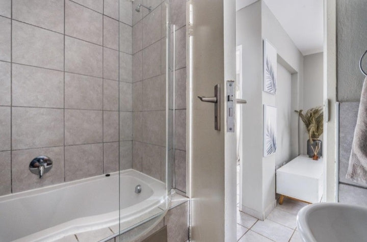 Flat To Rent In Sky City