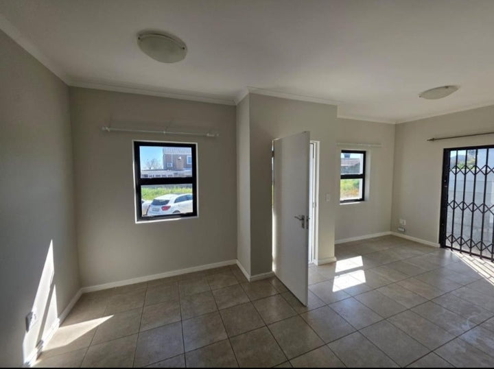 Flat To Rent In Bracken fell South