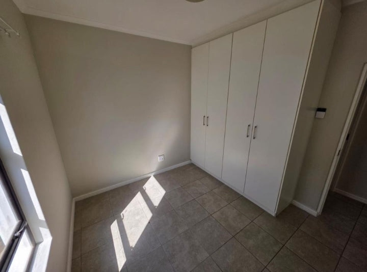 Flat To Rent In Bracken fell South