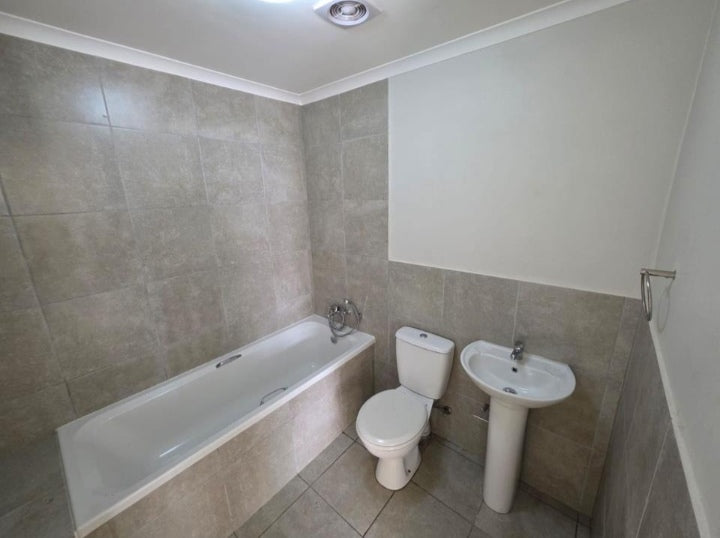 Flat To Rent In Bracken fell South