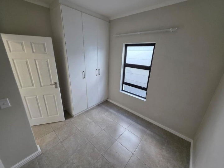 Flat To Rent In Bracken fell South