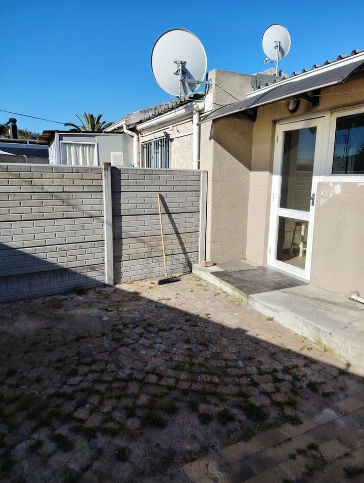 Flat To Rent In Peerlees Park