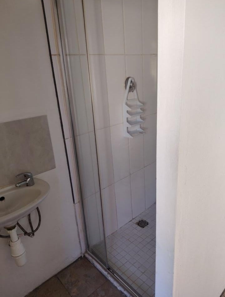 Flat To Rent In Peerlees Park