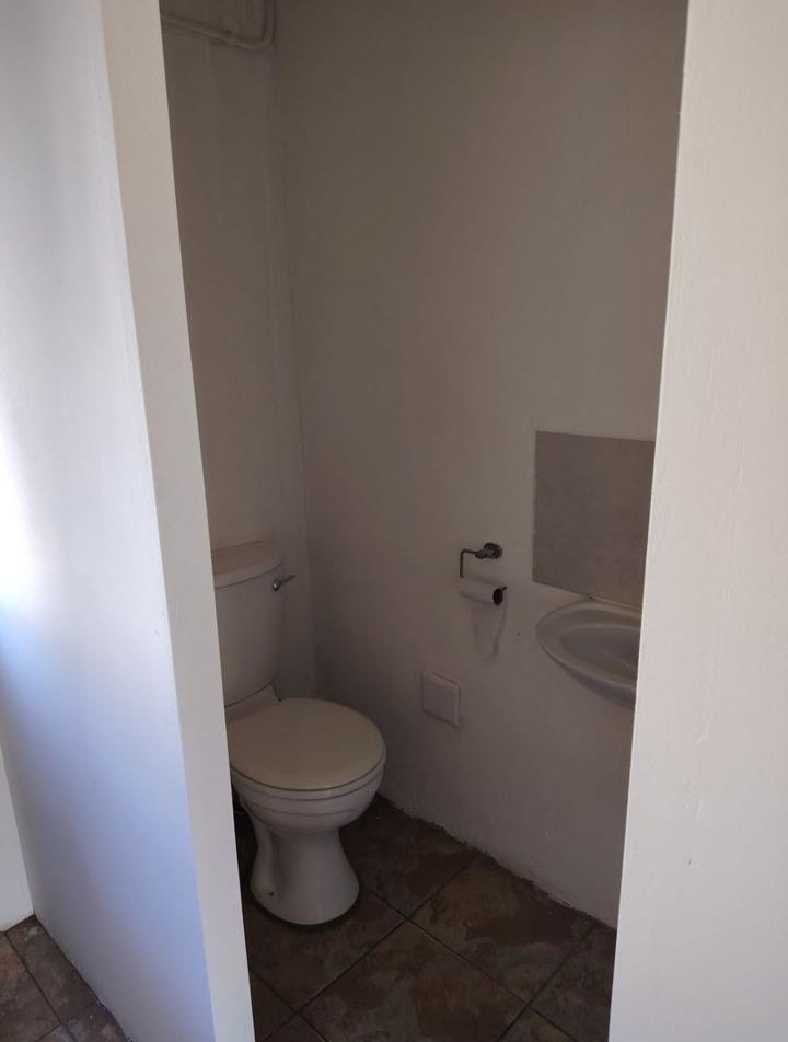 Flat To Rent In Peerlees Park