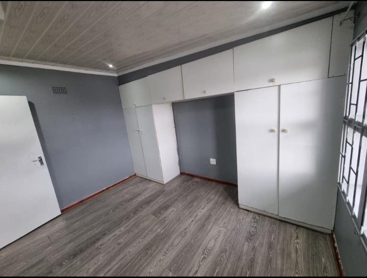 Flat To Rent Strandfontein