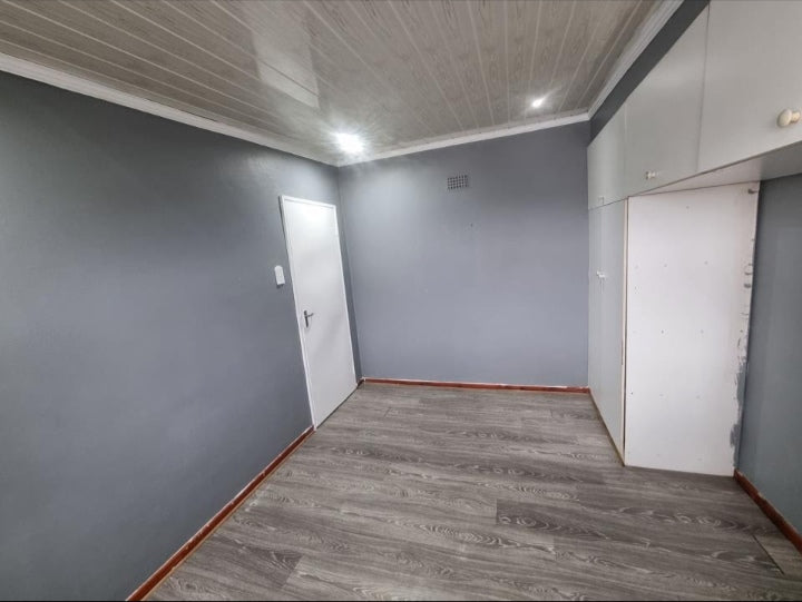 Flat To Rent Strandfontein