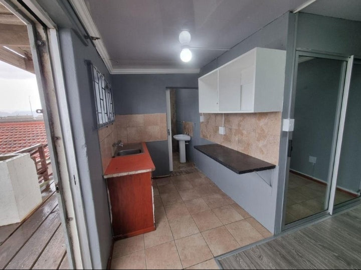 Flat To Rent Strandfontein