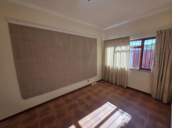 Flat To Rent In DurbanVille Hills