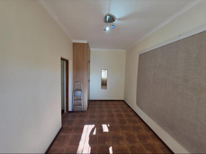 Flat To Rent In DurbanVille Hills