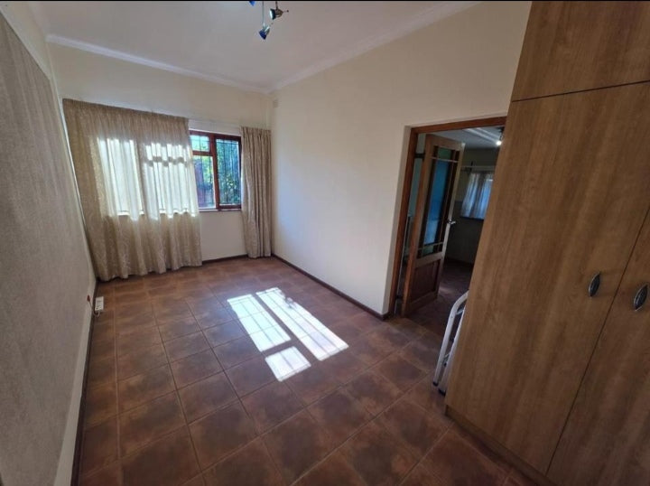 Flat To Rent In DurbanVille Hills